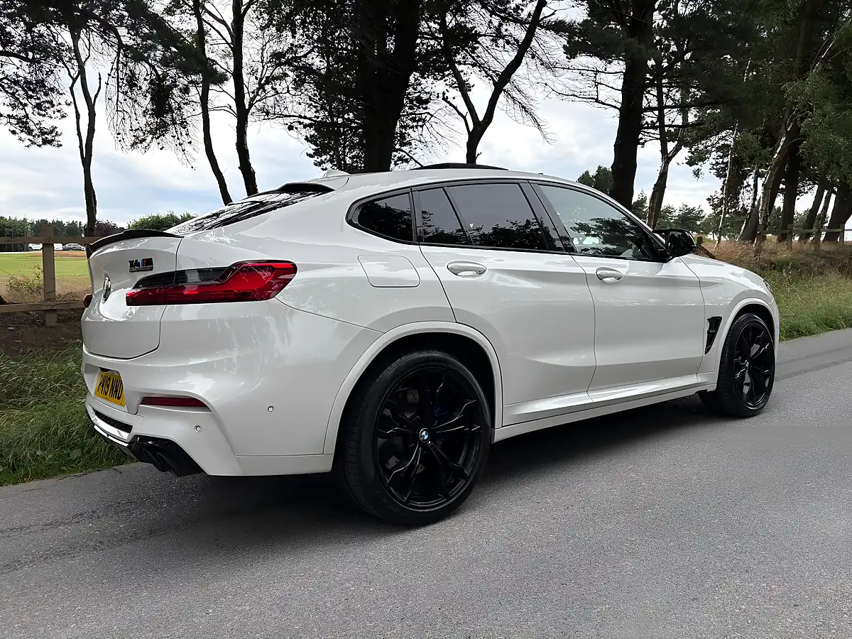 Used 2019 BMW X4 M Competition White - Interior and Exterior details 6