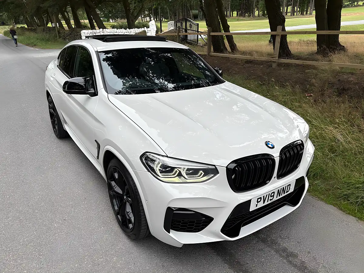 Used 2019 BMW X4 M Competition White - Interior and Exterior details 9
