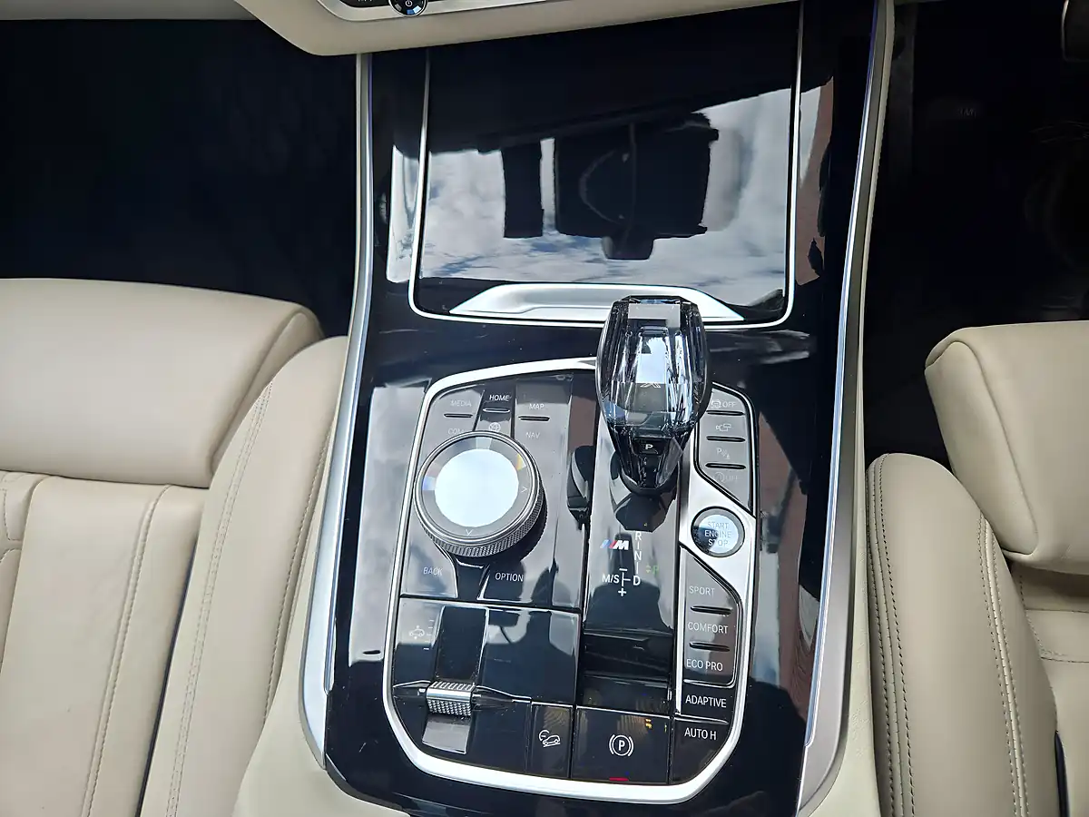 Used 2019 BMW X5 Auto Xdrive Black - Interior and Exterior details 10