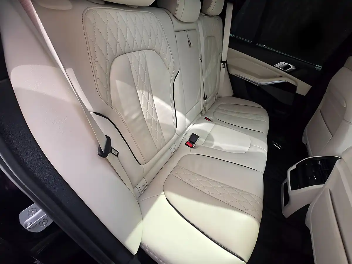 Used 2019 BMW X5 Auto Xdrive Black - Interior and Exterior details 16