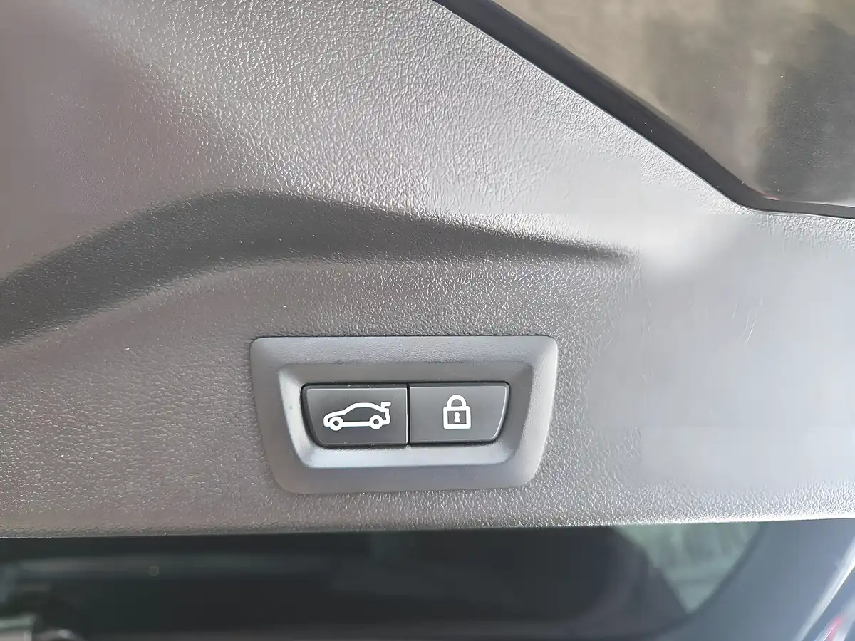 Used 2019 BMW X5 Auto Xdrive Black - Interior and Exterior details 17