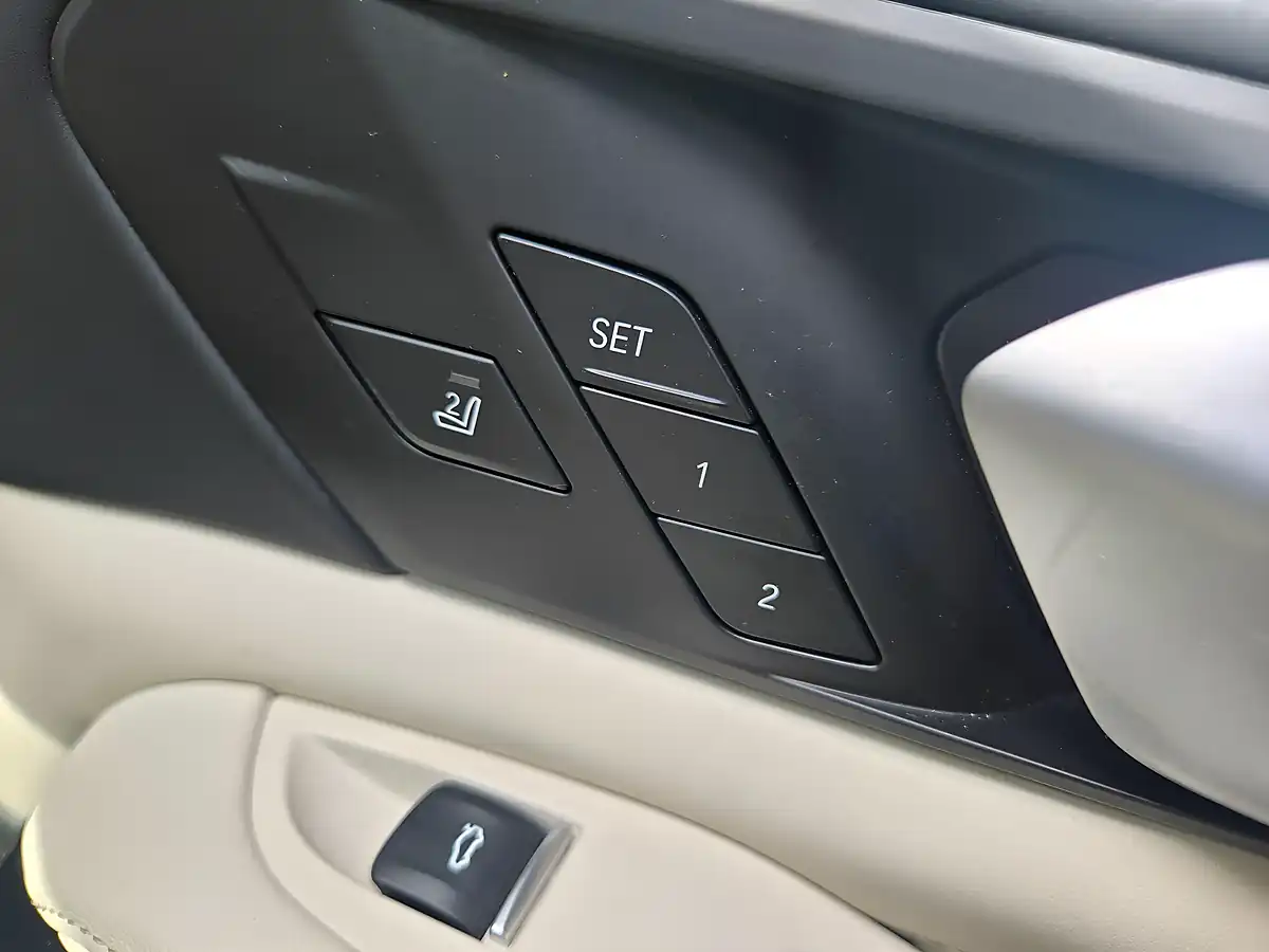 Used 2019 BMW X5 Auto Xdrive Black - Interior and Exterior details 20