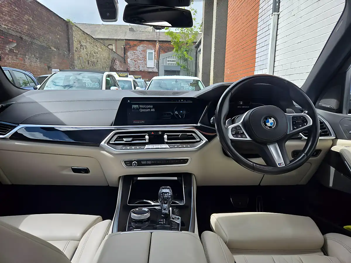 Used 2019 BMW X5 Auto Xdrive Black - Interior and Exterior details 9