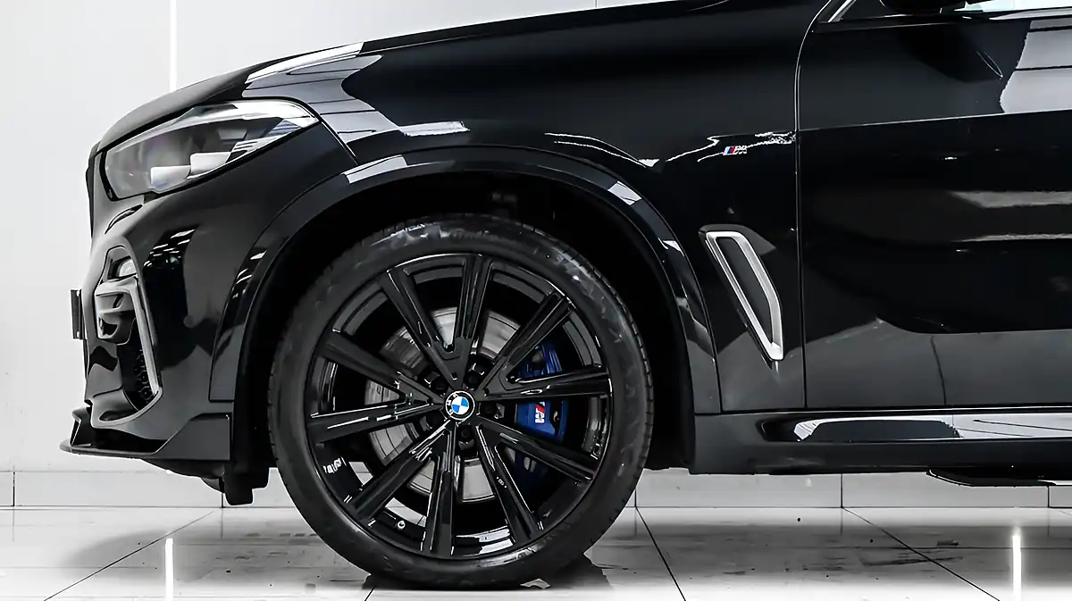 Used 2019 BMW X5 Black - Interior and Exterior details 11