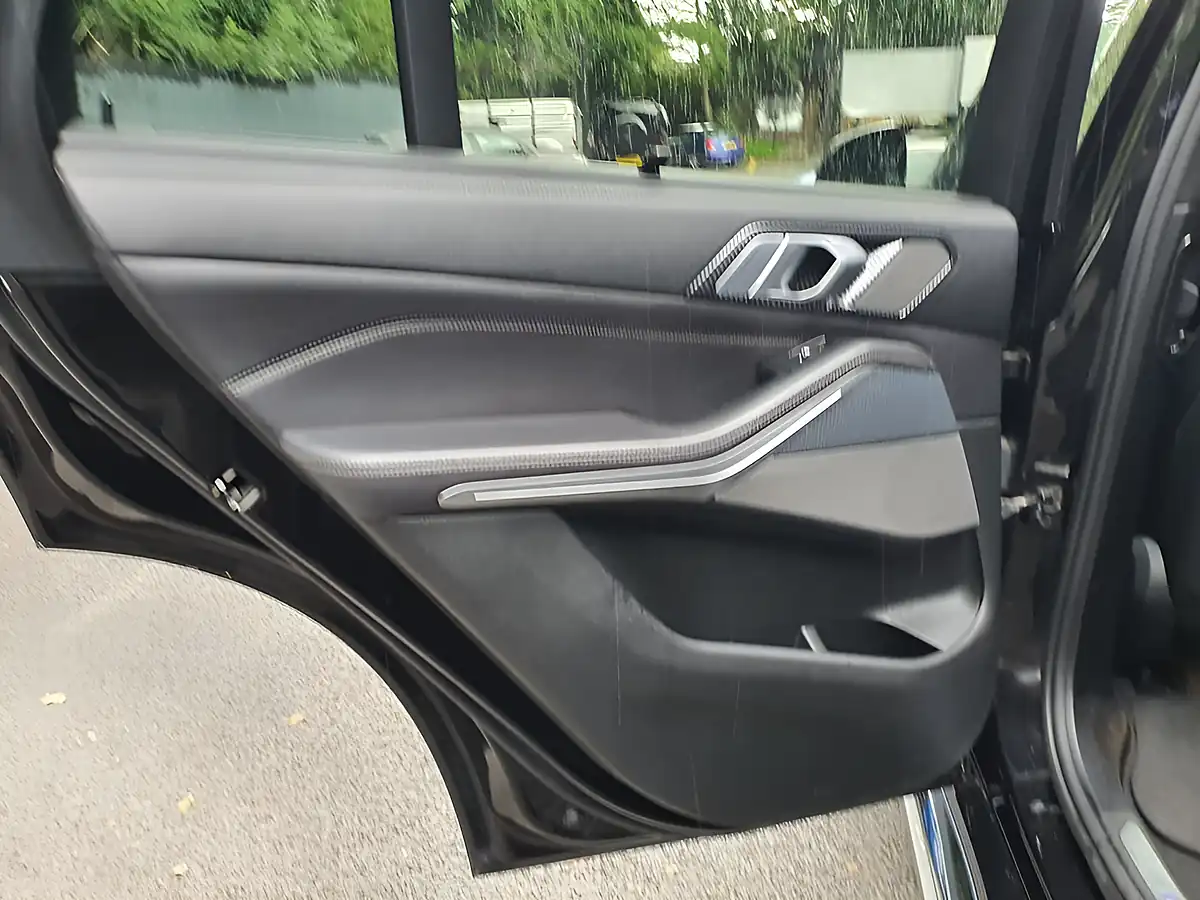Used 2019 BMW X5 Black - Interior and Exterior details 14