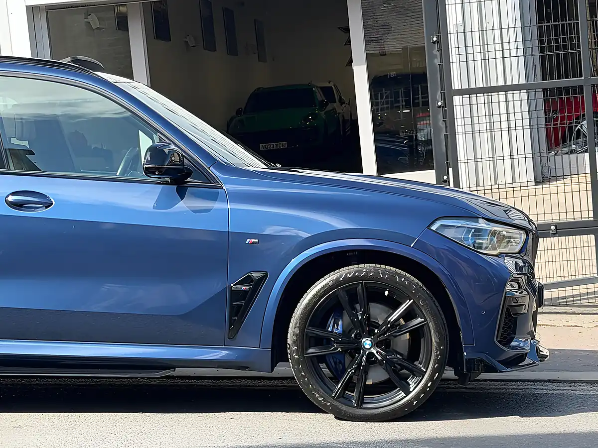 Used 2019 BMW X5 Blue - Interior and Exterior details 15