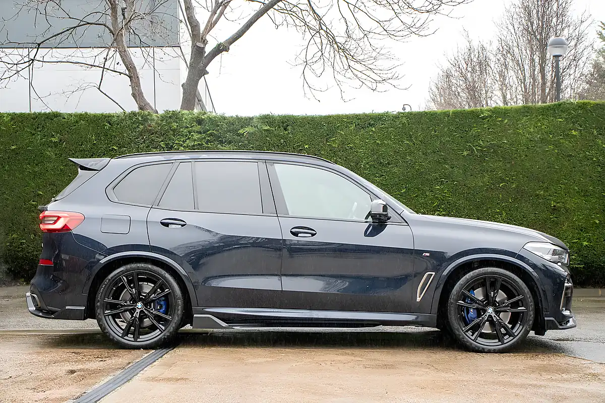 Used 2019 BMW X5 Carbon Black - Interior and Exterior details 6