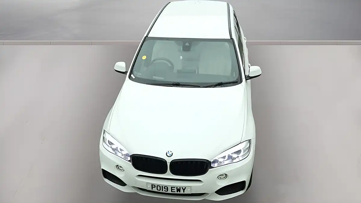 Used 2019 BMW X5 Estate White - Interior and Exterior details 12