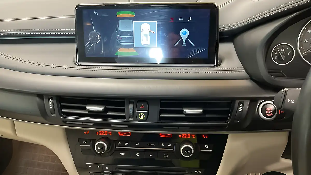 Used 2019 BMW X5 Estate White - Interior and Exterior details 17