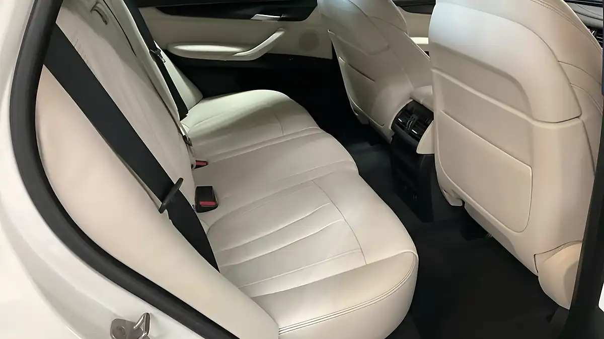 Used 2019 BMW X5 Estate White - Interior and Exterior details 18