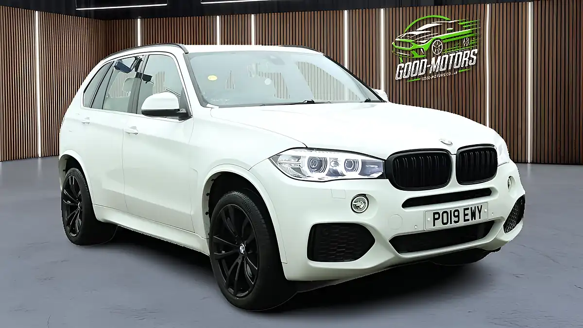 Used 2019 BMW X5 Estate White - Interior and Exterior details 3