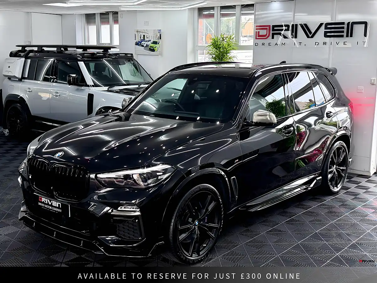 Used 2019 BMW X5 M Performance Black - Interior and Exterior details 8