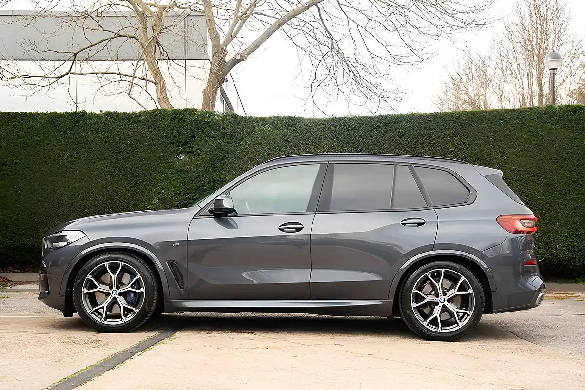 Used 2019 BMW X5 M Sport Arctic Grey - Interior and Exterior details 10