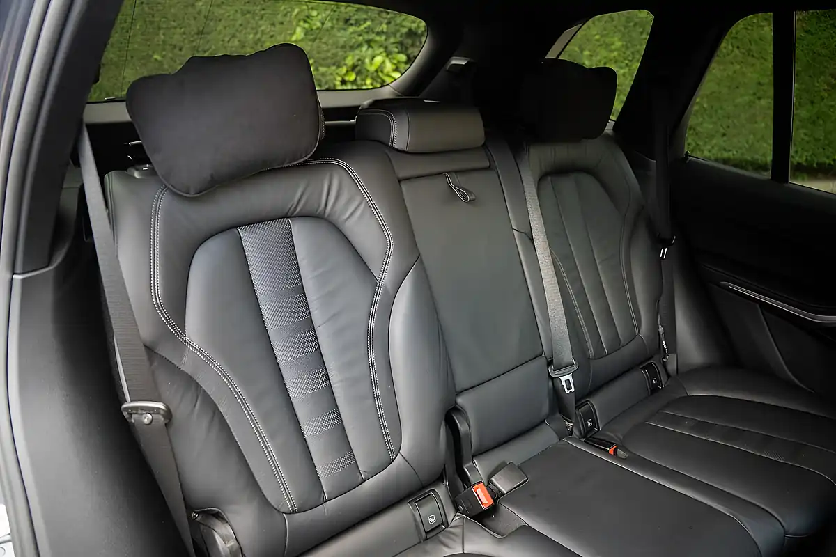 Used 2019 BMW X5 M Sport Arctic Grey - Interior and Exterior details 14
