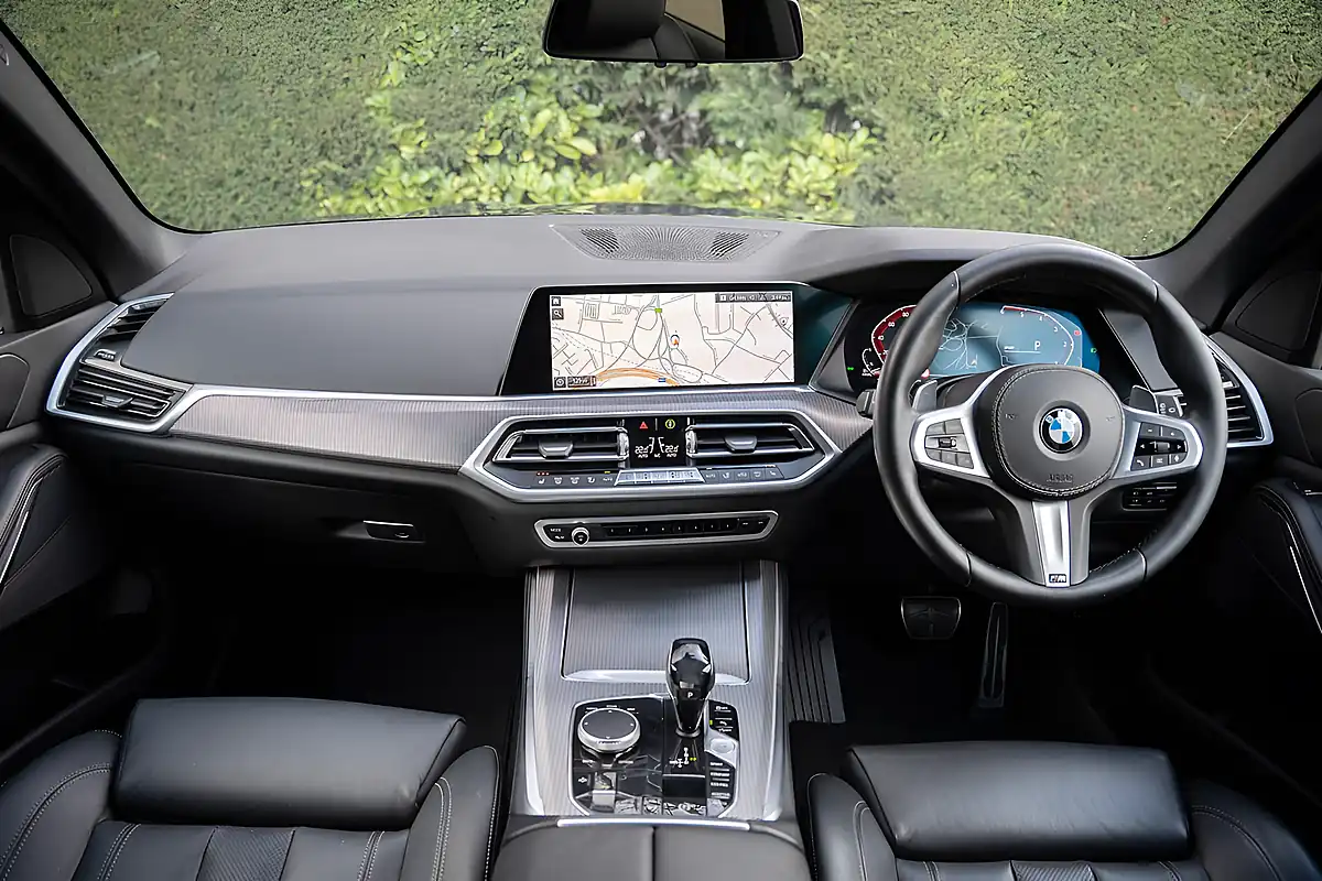 Used 2019 BMW X5 M Sport Arctic Grey - Interior and Exterior details 17