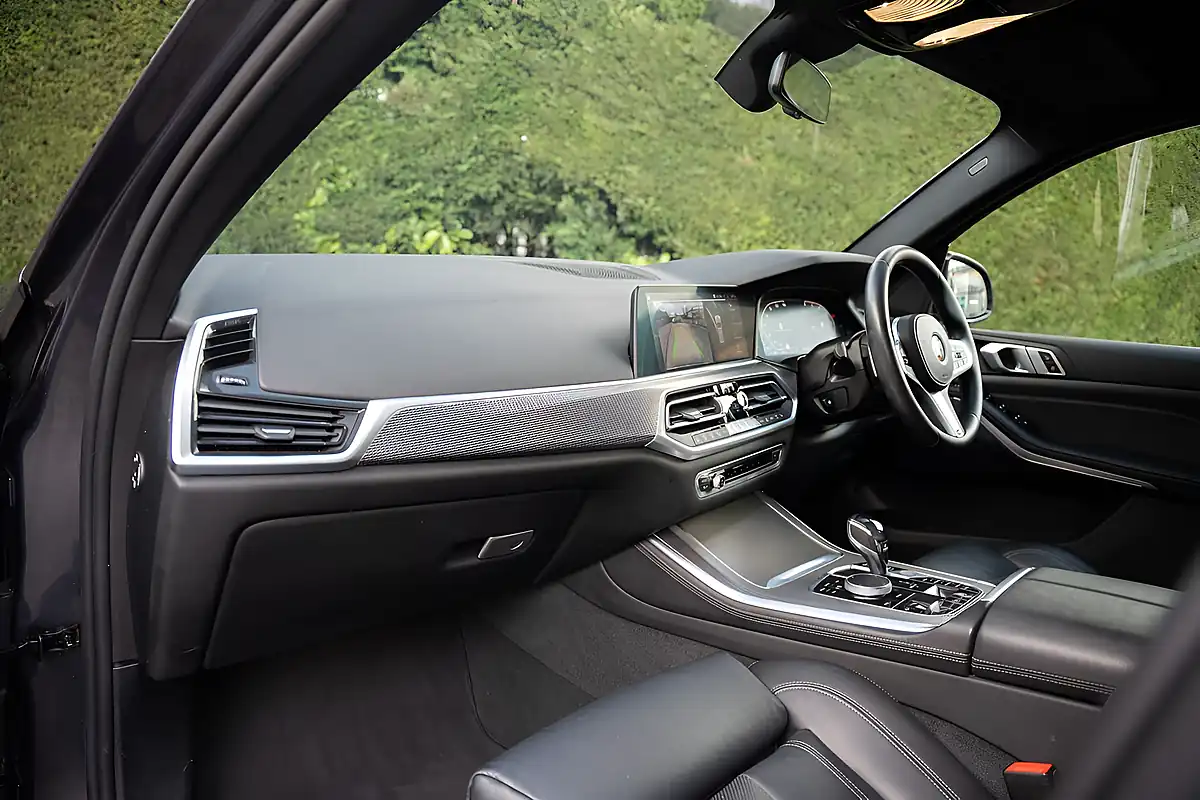 Used 2019 BMW X5 M Sport Arctic Grey - Interior and Exterior details 20