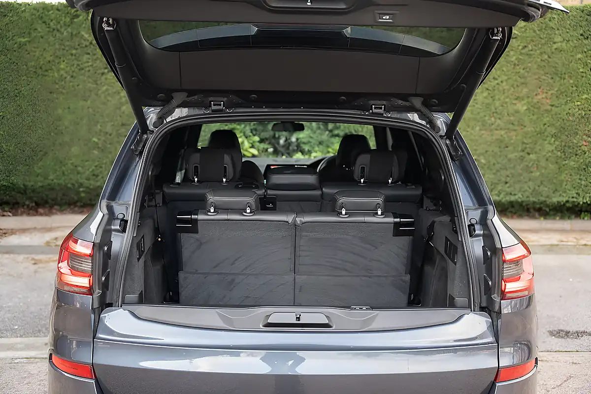 Used 2019 BMW X5 M Sport Arctic Grey - Interior and Exterior details 4