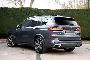 Used 2019 BMW X5 M Sport Arctic Grey - Interior and Exterior details 9