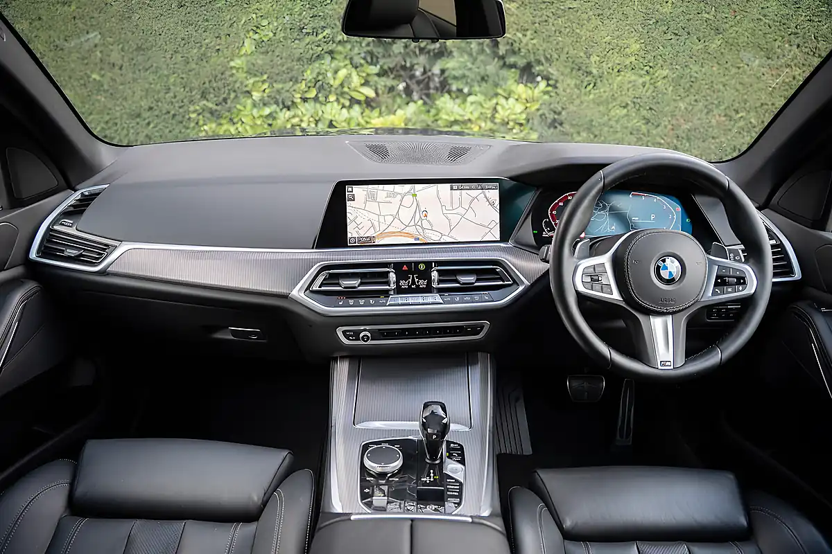 Used 2019 BMW X5 M Sport Arctic Grey - Interior and Exterior details 3