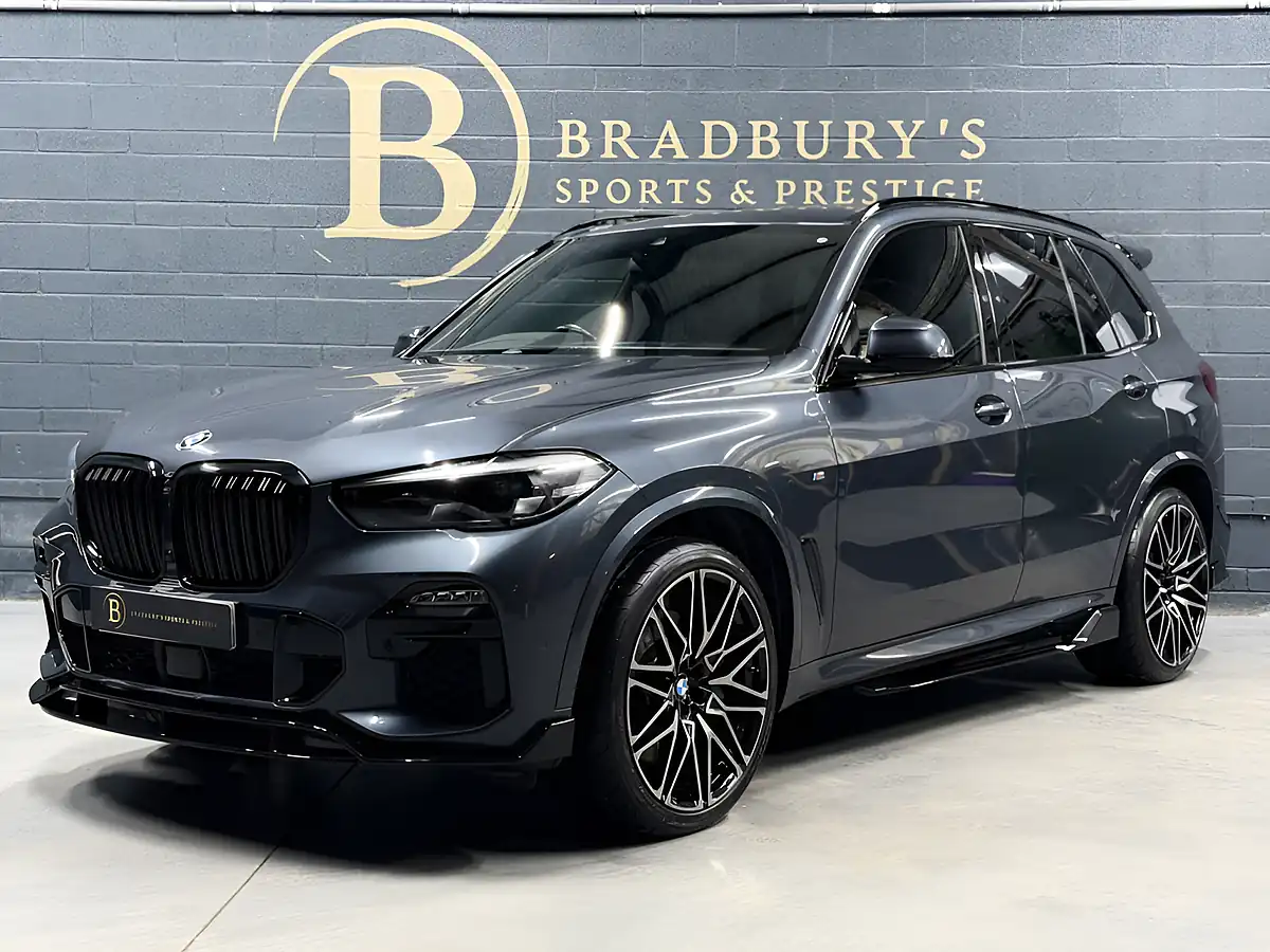Used 2019 BMW X5 M Sport Arctic Grey Metallic - Front View