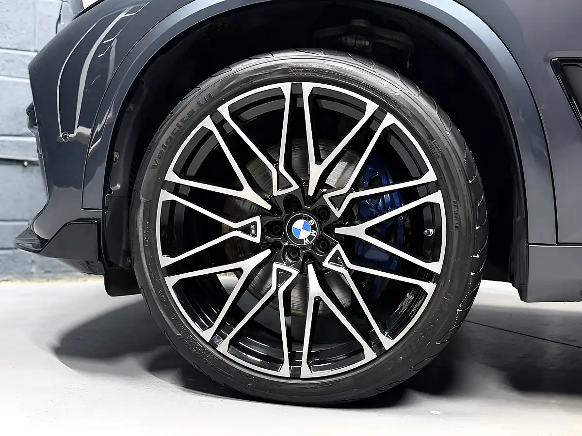 Used 2019 BMW X5 M Sport Arctic Grey Metallic - Interior and Exterior details 17