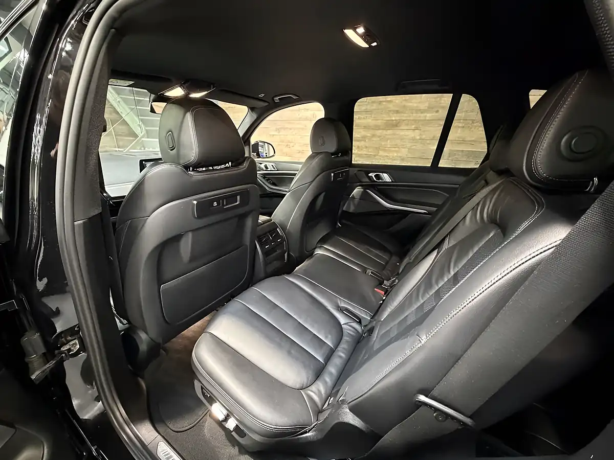 Used 2019 BMW X5 M Sport Black - Interior and Exterior details 9