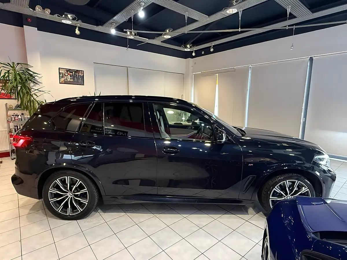 Used 2019 BMW X5 M Sport Black - Interior and Exterior details 9