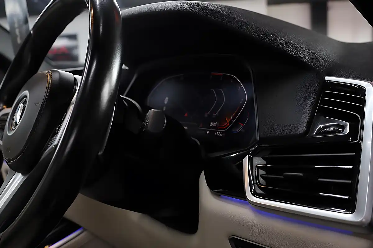 Used 2019 BMW X5 M Sport Black - Interior and Exterior details 12