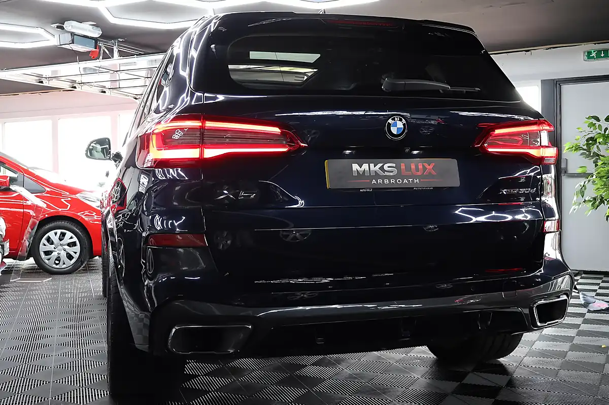 Used 2019 BMW X5 M Sport Black - Interior and Exterior details 9