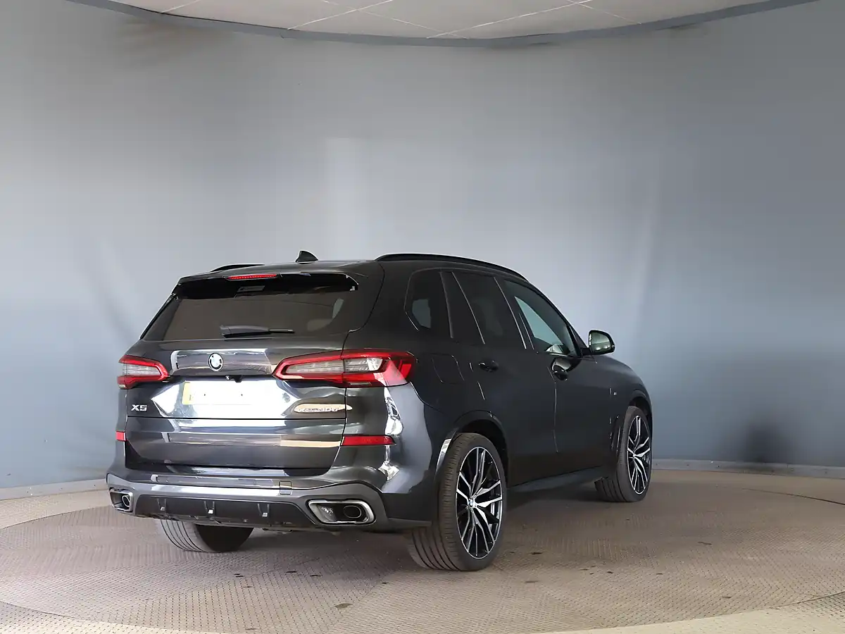 Used 2019 BMW X5 M Sport Black - Interior and Exterior details 6