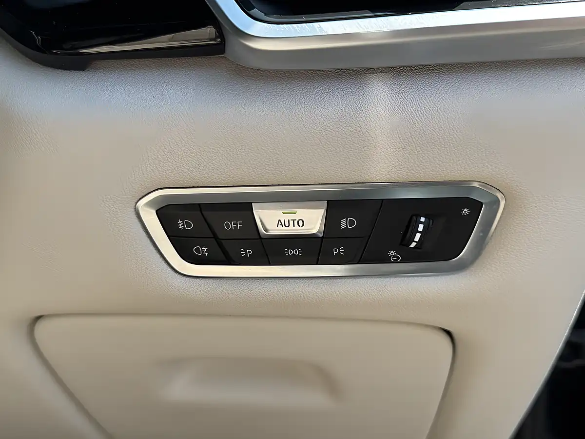 Used 2019 BMW X5 M Sport Black - Interior and Exterior details 13