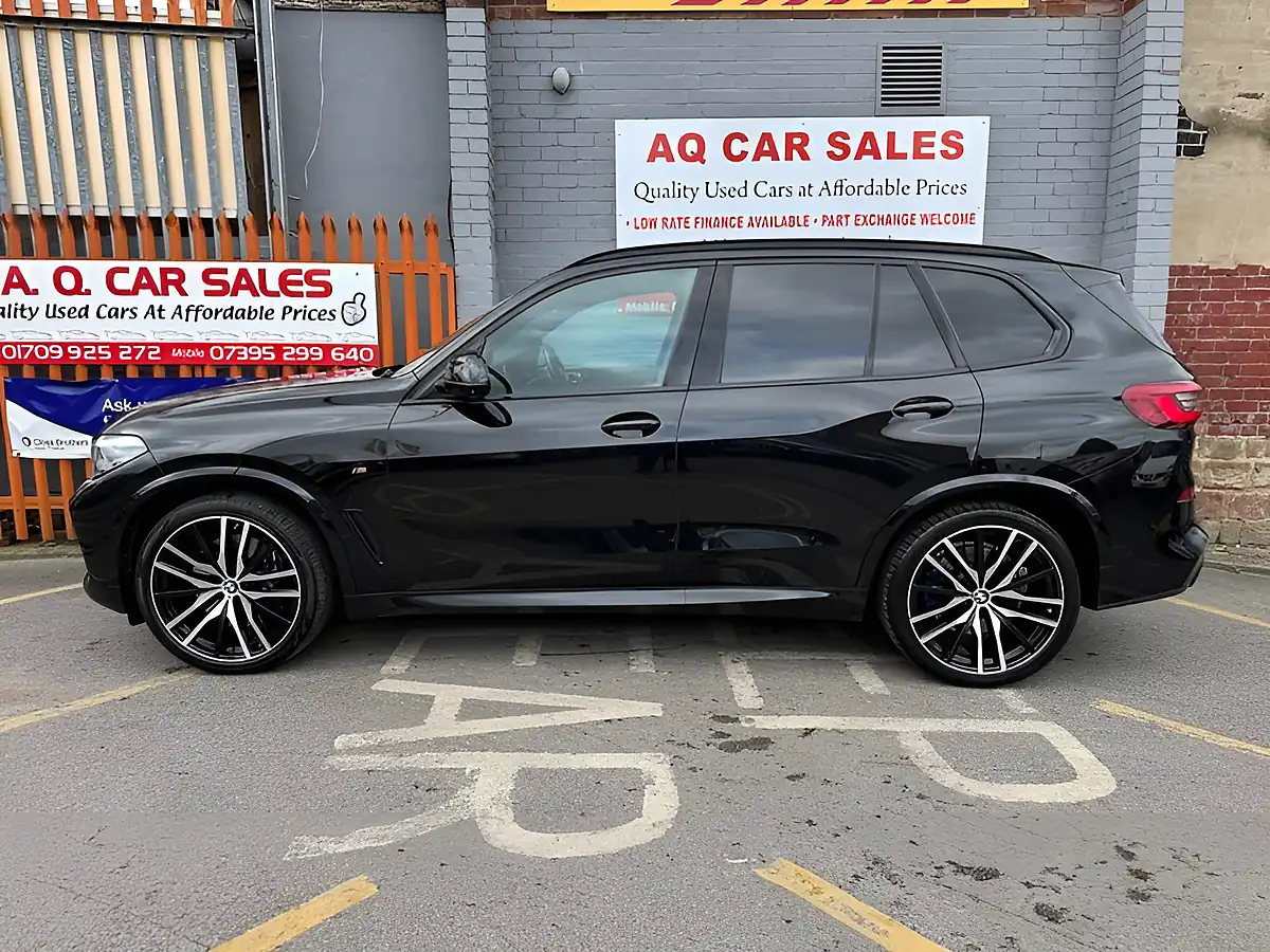 Used 2019 BMW X5 M Sport Black - Interior and Exterior details 4