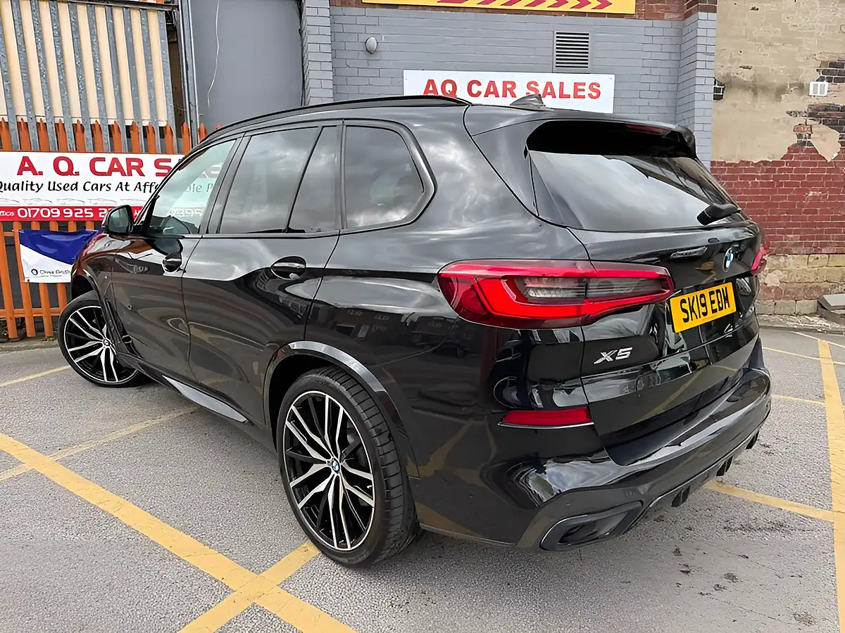 Used 2019 BMW X5 M Sport Black - Interior and Exterior details 5