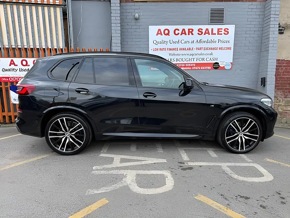 Used 2019 BMW X5 M Sport Black - Interior and Exterior details 8