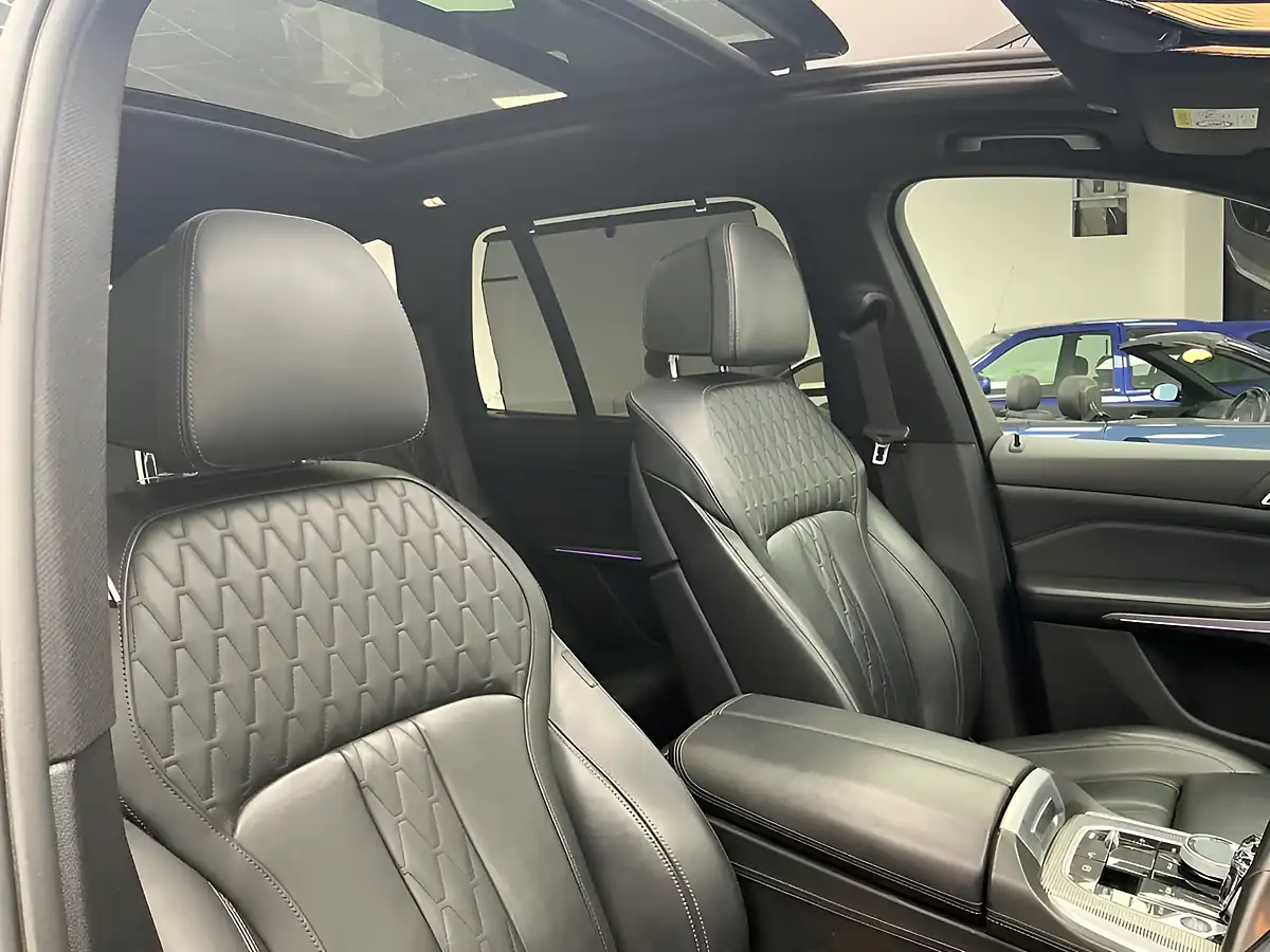Used 2019 BMW X5 M Sport Black - Interior and Exterior details 12