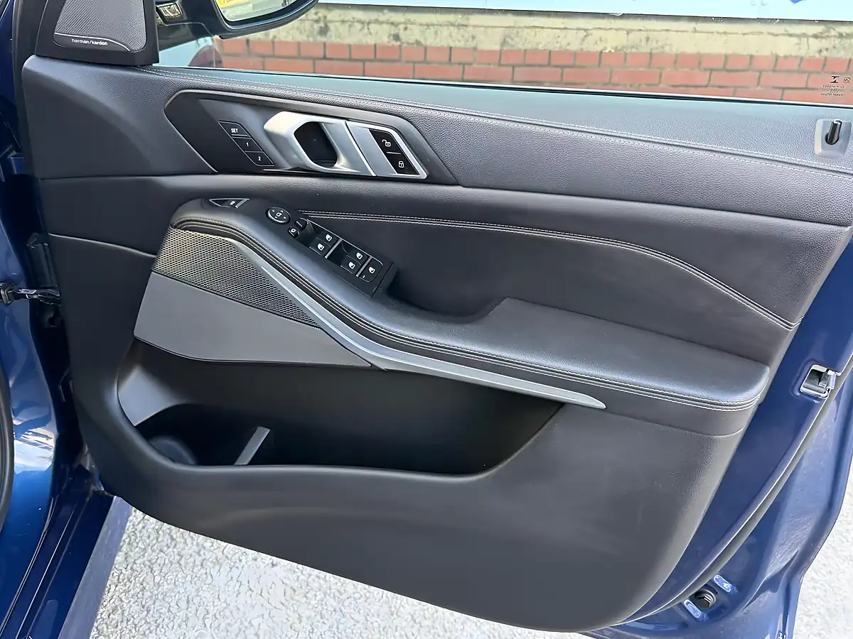 Used 2019 BMW X5 M Sport Blue - Interior and Exterior details 14