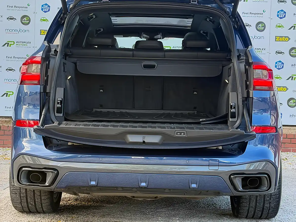 Used 2019 BMW X5 M Sport Blue - Interior and Exterior details 17