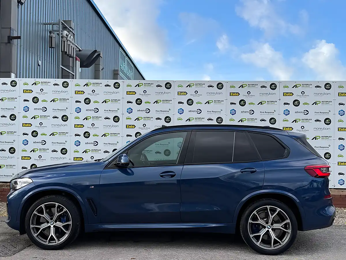 Used 2019 BMW X5 M Sport Blue - Interior and Exterior details 6