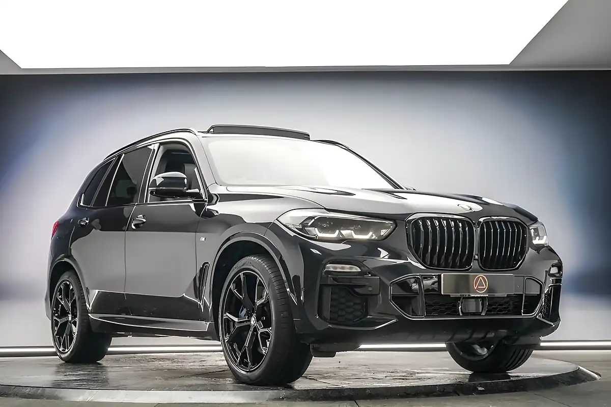 Used 2019 BMW X5 M Sport Carbon Black - Interior and Exterior details 4