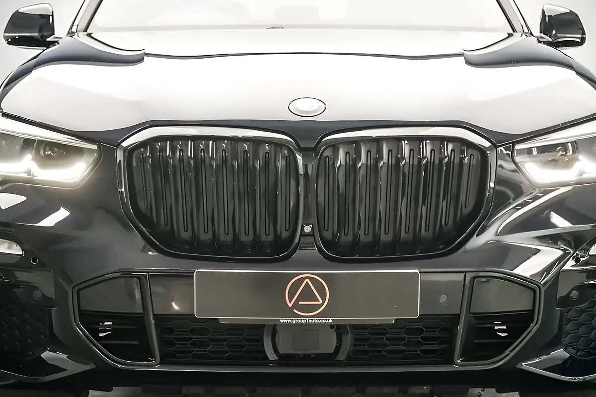 Used 2019 BMW X5 M Sport Carbon Black - Interior and Exterior details 6