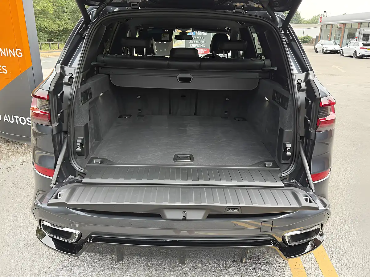 Used 2019 BMW X5 M Sport Grey - Interior and Exterior details 19