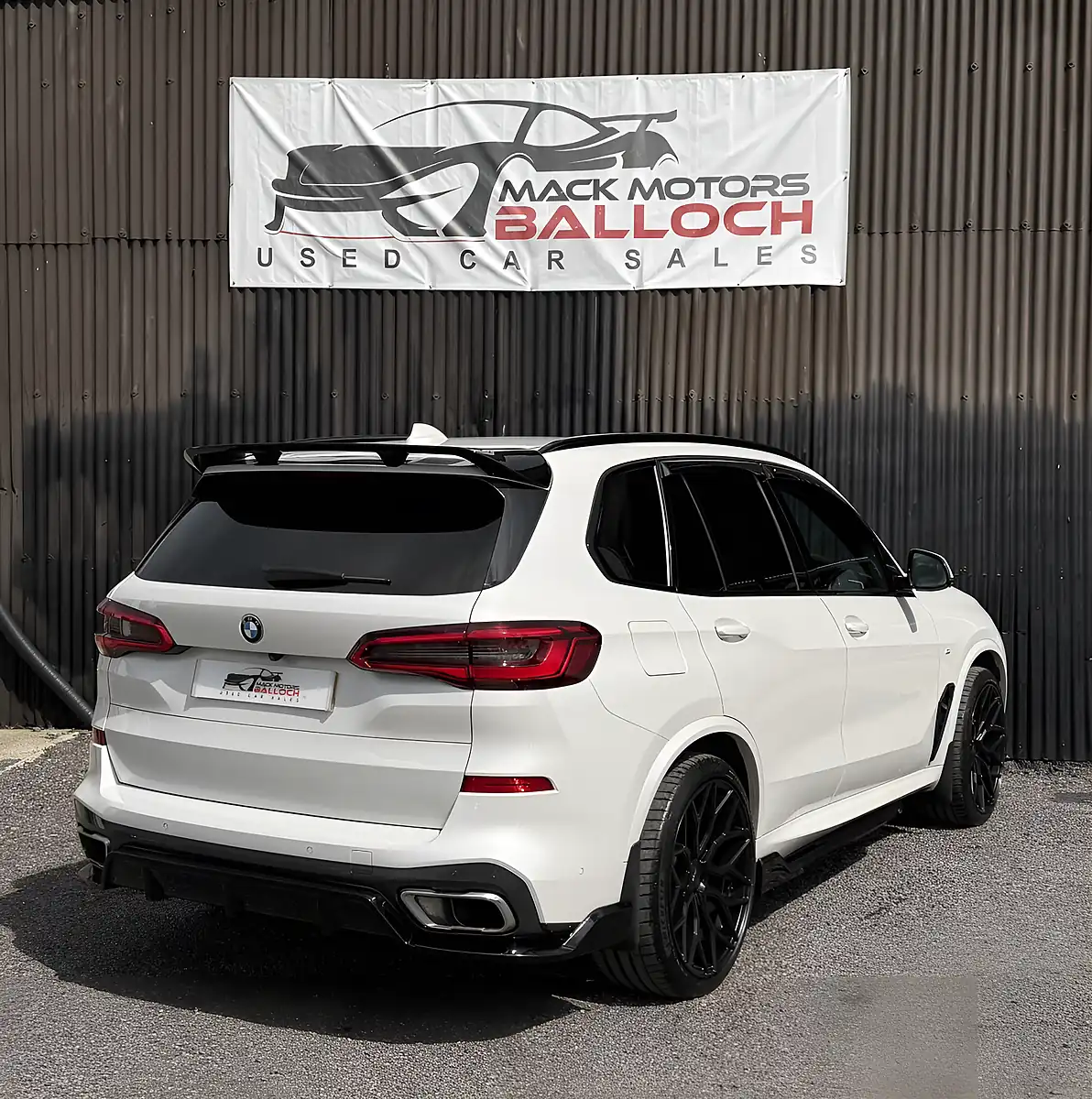 Used 2019 BMW X5 M Sport White - Interior and Exterior details 5