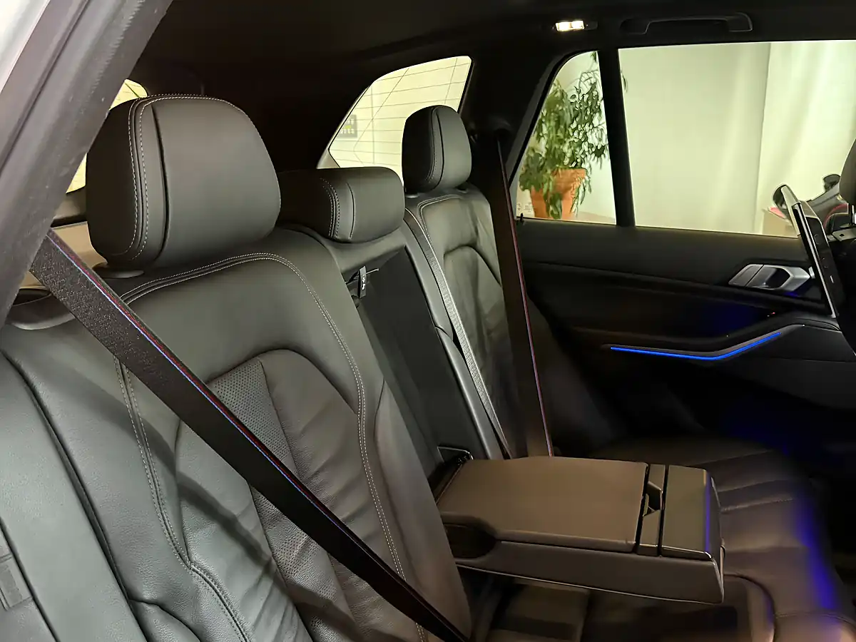 Used 2019 BMW X5 M Sport White - Interior and Exterior details 11