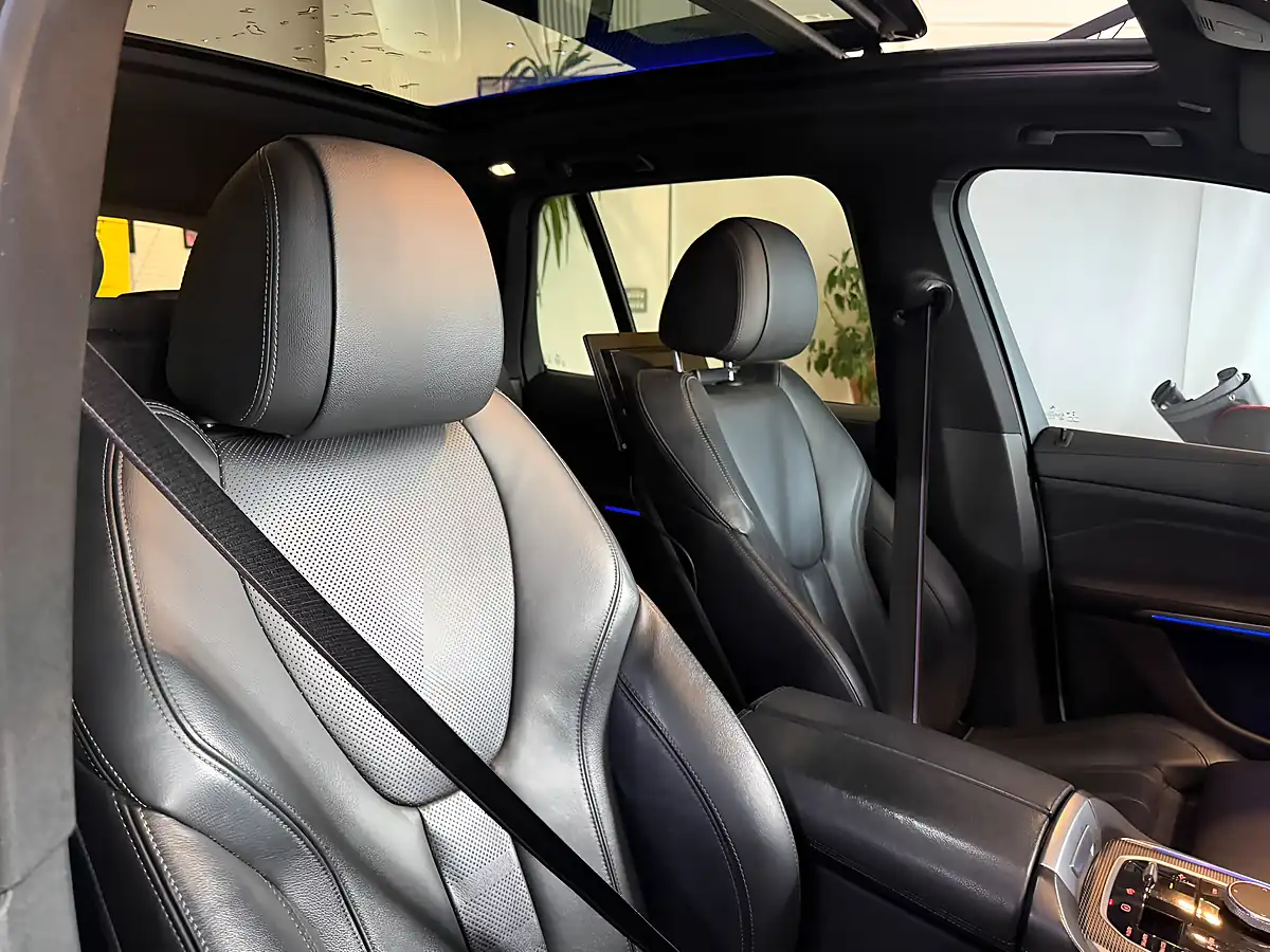 Used 2019 BMW X5 M Sport White - Interior and Exterior details 12