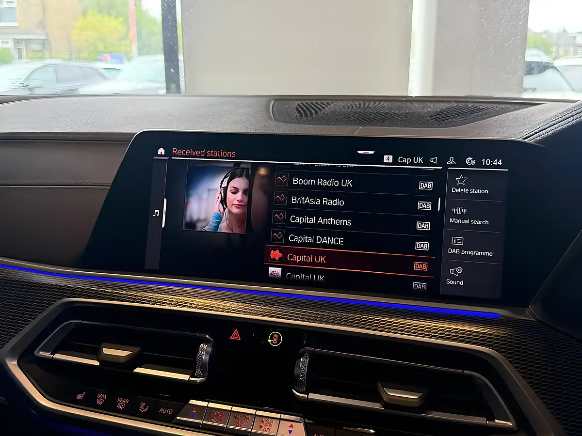 Used 2019 BMW X5 M Sport White - Interior and Exterior details 15