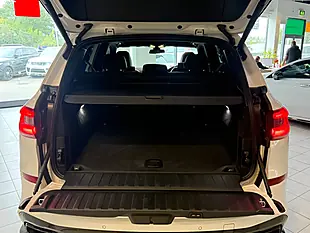 Used 2019 BMW X5 M Sport White - Interior and Exterior details 9