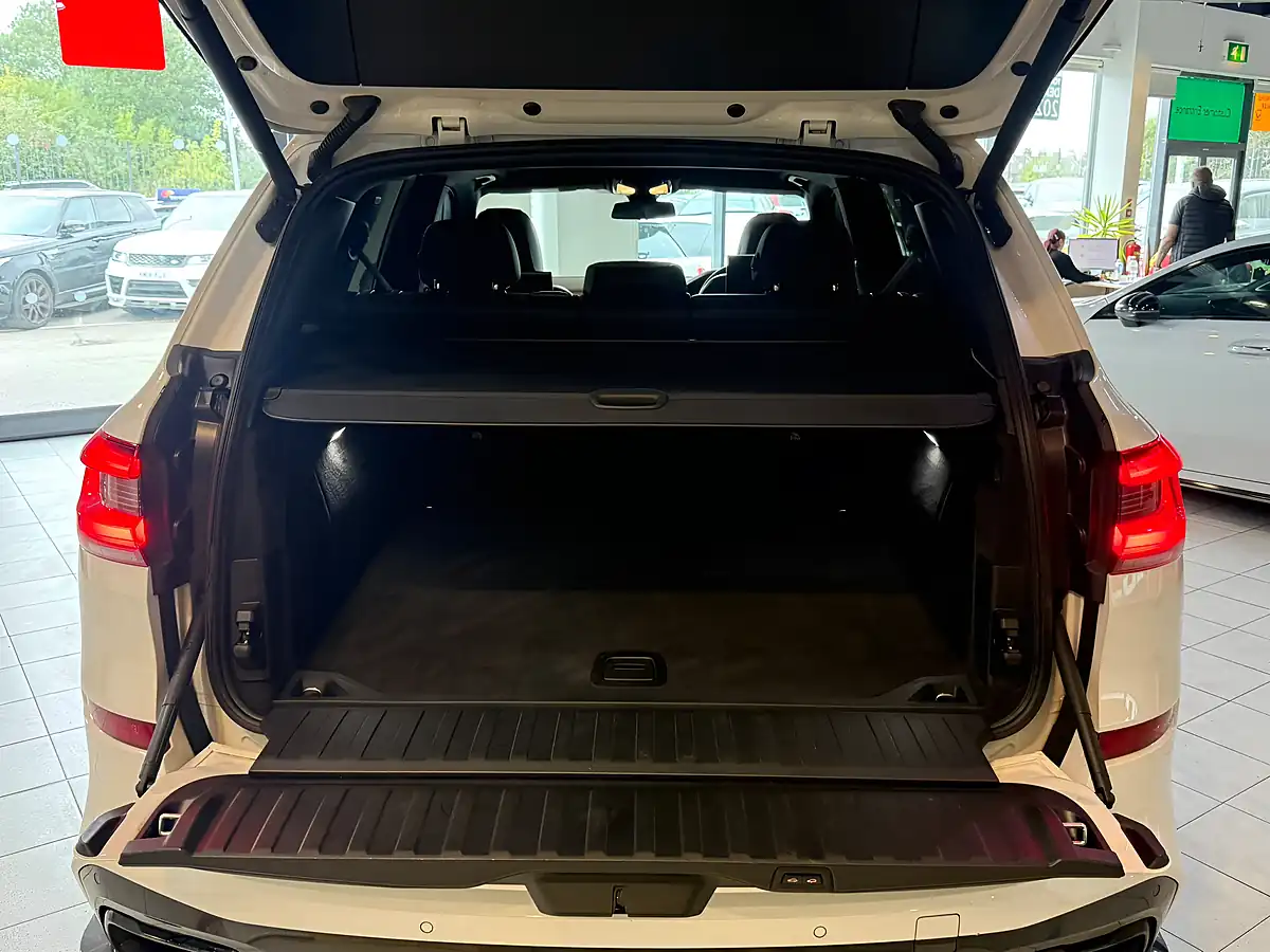 Used 2019 BMW X5 M Sport White - Interior and Exterior details 9