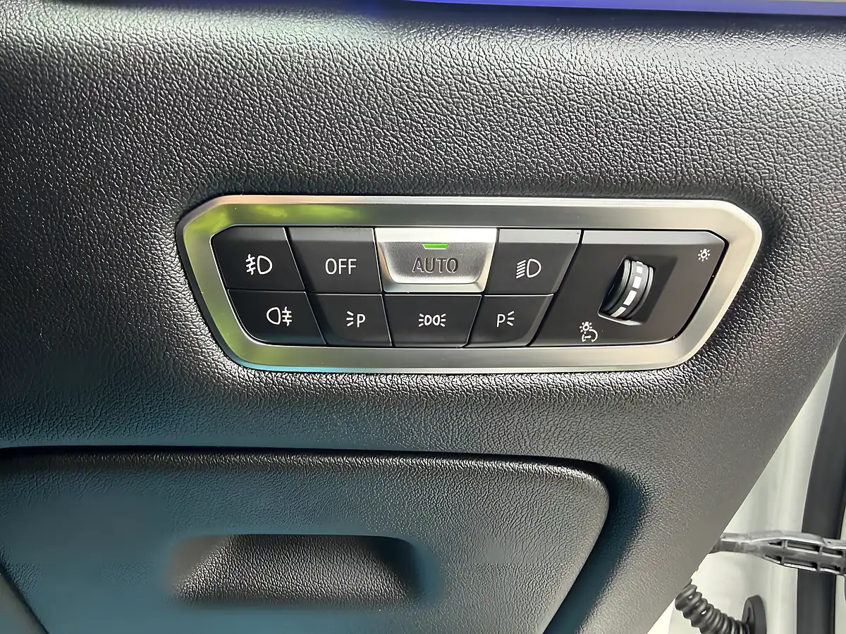 Used 2019 BMW X5 M Sport White - Interior and Exterior details 16