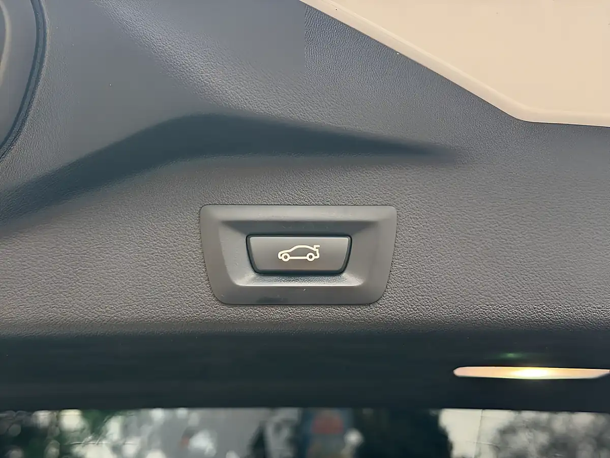 Used 2019 BMW X5 M Sport White - Interior and Exterior details 16