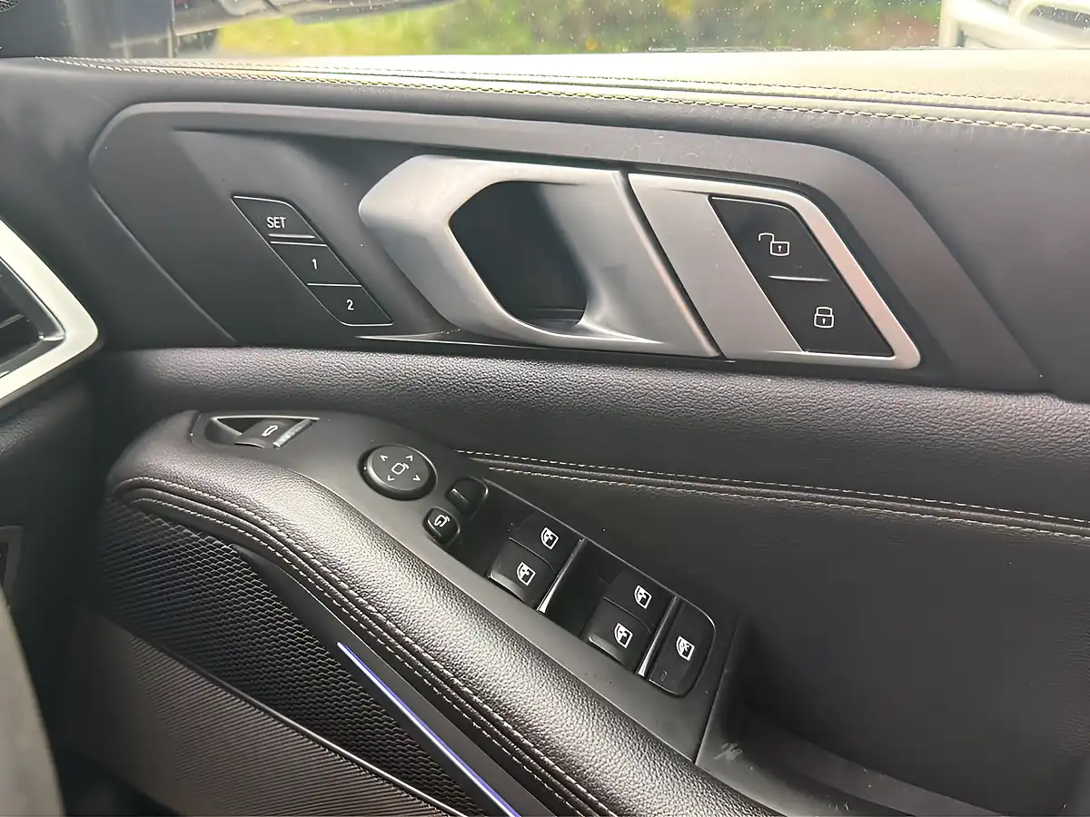 Used 2019 BMW X5 M Sport White - Interior and Exterior details 17